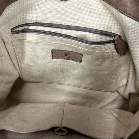 Frye The Melissa Bag Taupe distressed leather bag - Picture 6 of 7